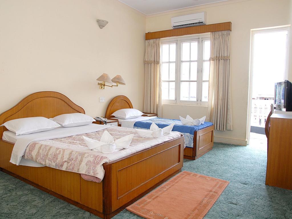 Hotel Blue Heaven Pokhara Zewnętrze zdjęcie